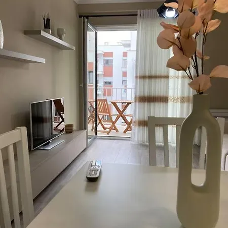 Cozy Flat Appartments In טיראנה